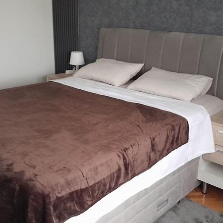 Kuman Apartments คูมาโนโว ภายนอก รูปภาพ